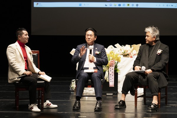 (왼쪽부터) 개그맨 최병서, 이동섭 전 국회의원, 배우 이동준