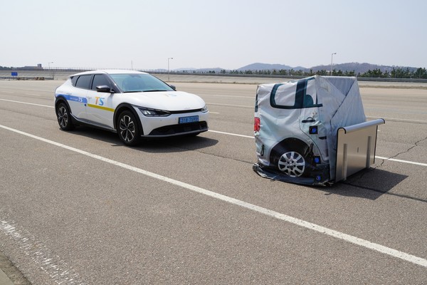 비상자동제동장치 시험 장면./사진 = 한국교토안전공단 제공