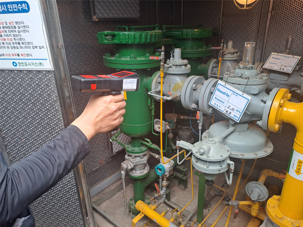도시가스정압기 안전점검 장면./사진 = 서울시 제공