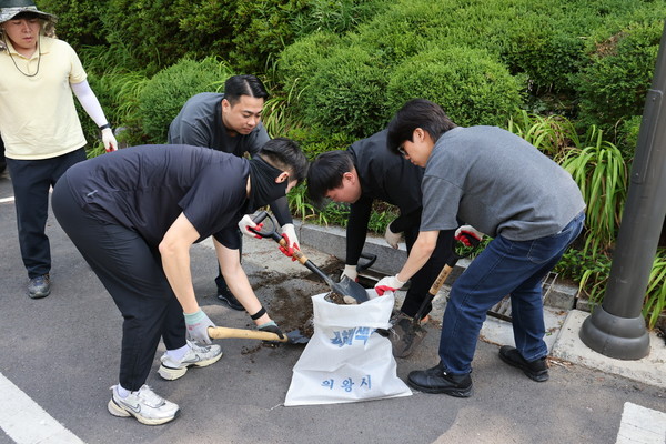 의왕시(안전총괄과) 장마철 침수 대비 빗물받이 일제 정비 나서/ 사진=의왕시 제공