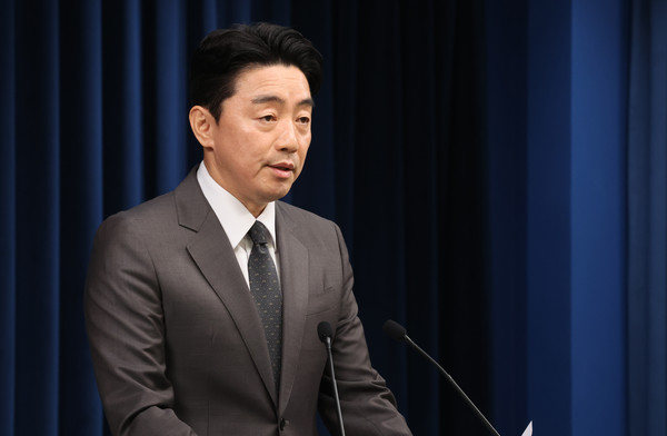 강훈식 대통령 비서실장이 23일 용산 대통령실에서 장관 후보자 지명 관련 브리핑을 하고 있다./연합뉴스