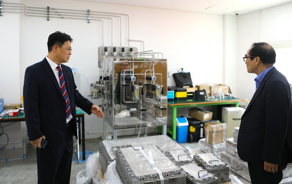 KSC Poland 대표인 김상희씨(왼) / 안전신문. 