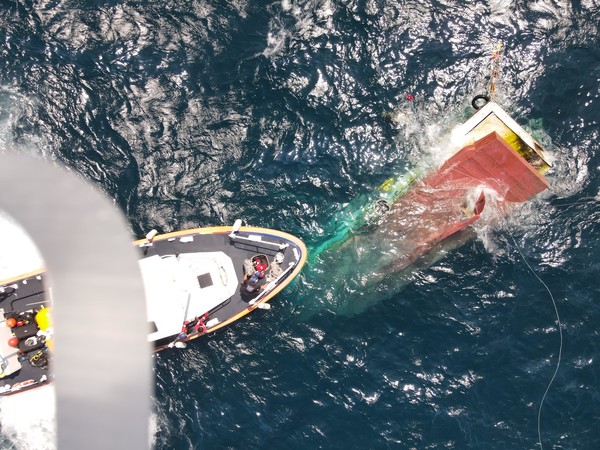 어선 침몰 사고 / 사진 = 연합뉴스. 