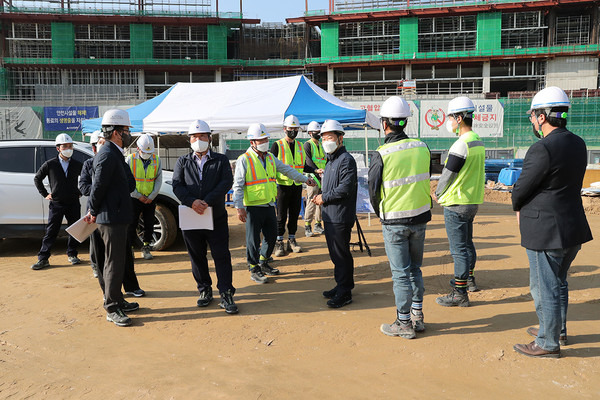 건설현장 점검 / 사진 출처 = 행복청 누리집.