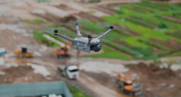 드론 비행 / 사진 = 엔젤스윙. 